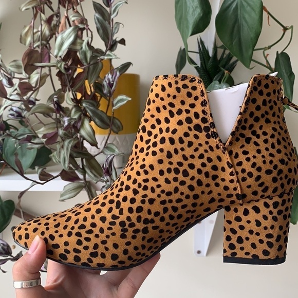 NIB Qupid Joann Low Cut Ankle Boots Leopard 8.5 - Picture 12 of 13